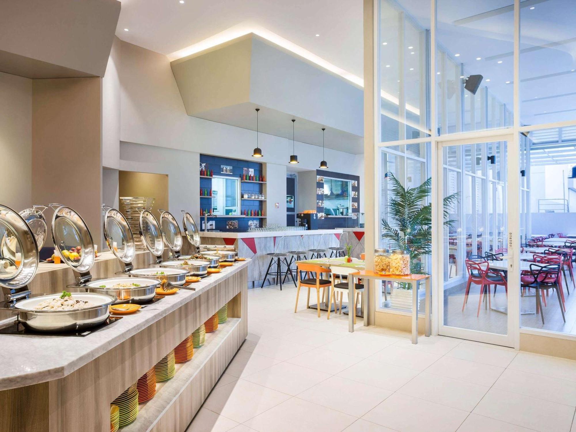 Ibis Styles Jakarta Mangga Dua Square Extérieur photo