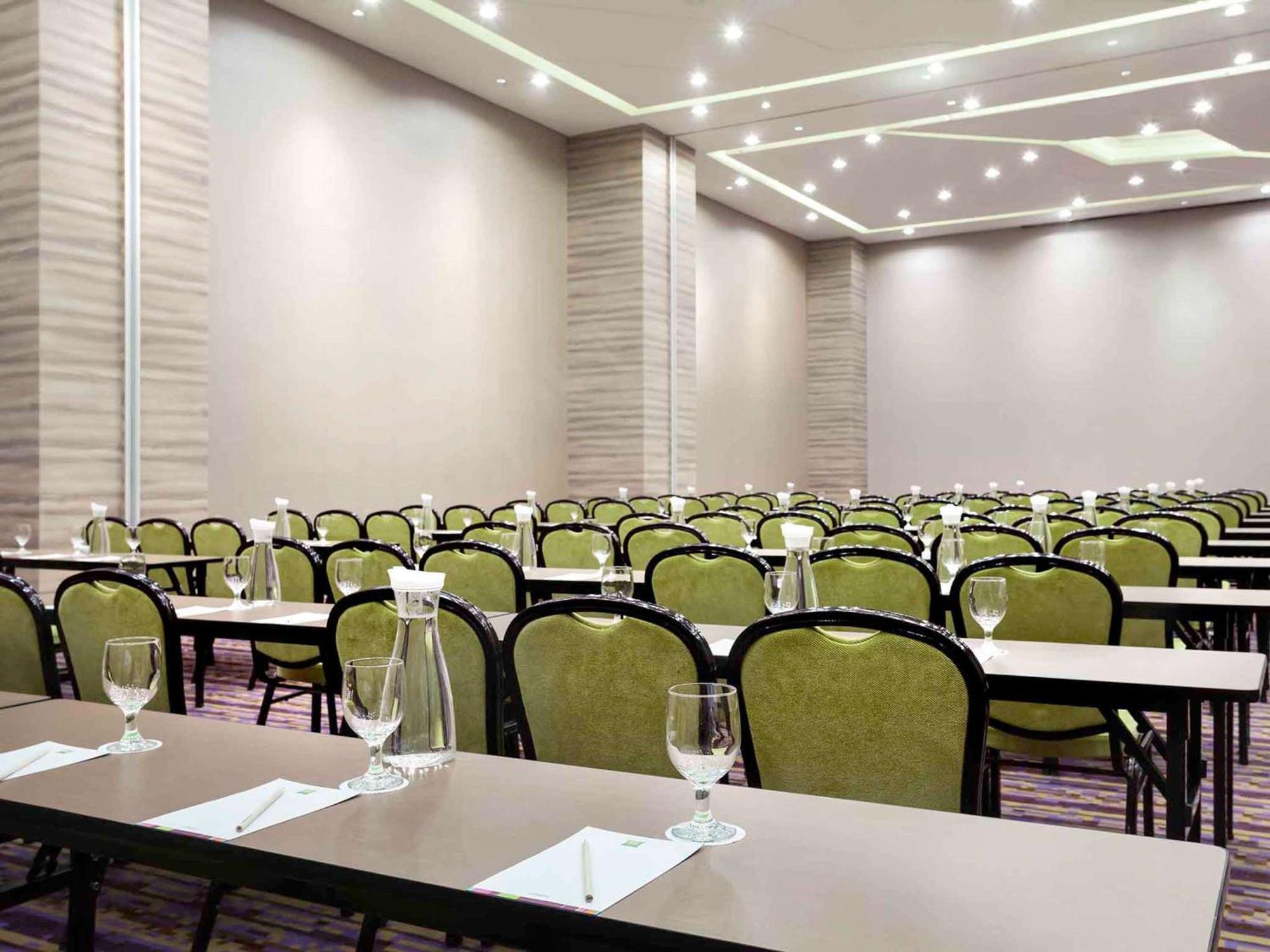 Ibis Styles Jakarta Mangga Dua Square Extérieur photo