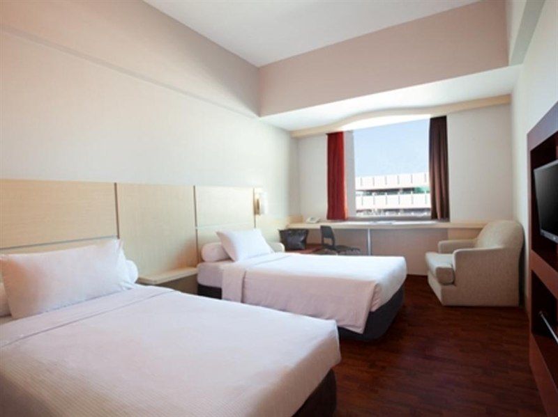 Ibis Styles Jakarta Mangga Dua Square Extérieur photo